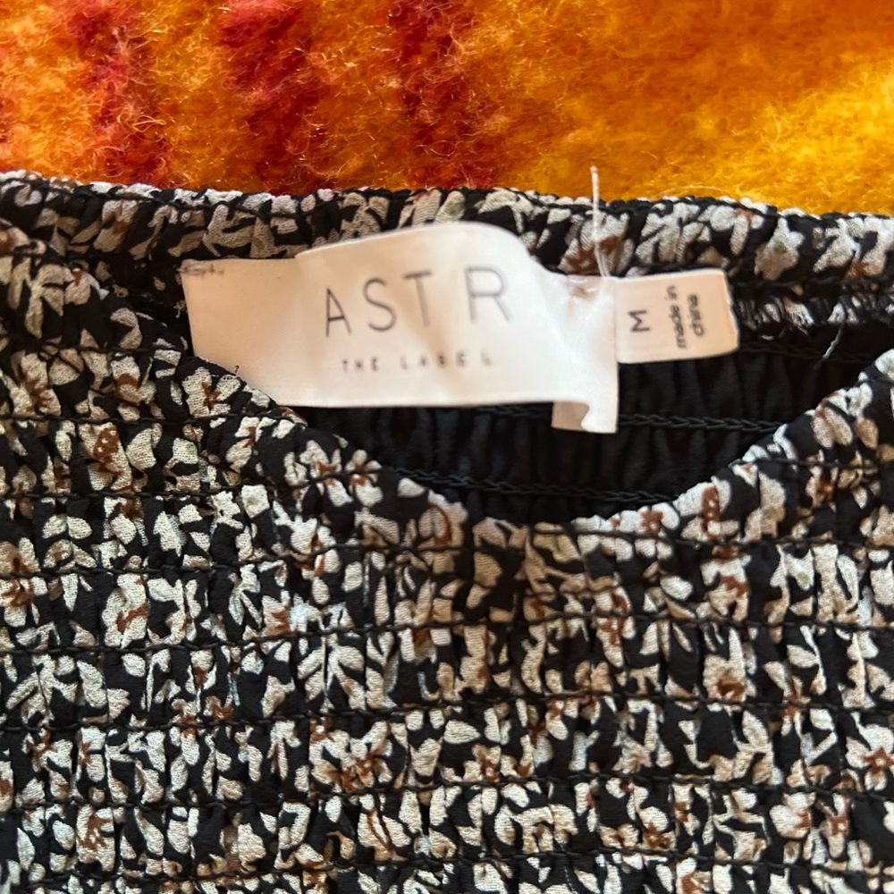 ASTR shirt medium - Picture 3 of 4